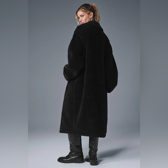 ALO Yoga Black Teddy Jacket XS sold out online - Picture 4 of 6